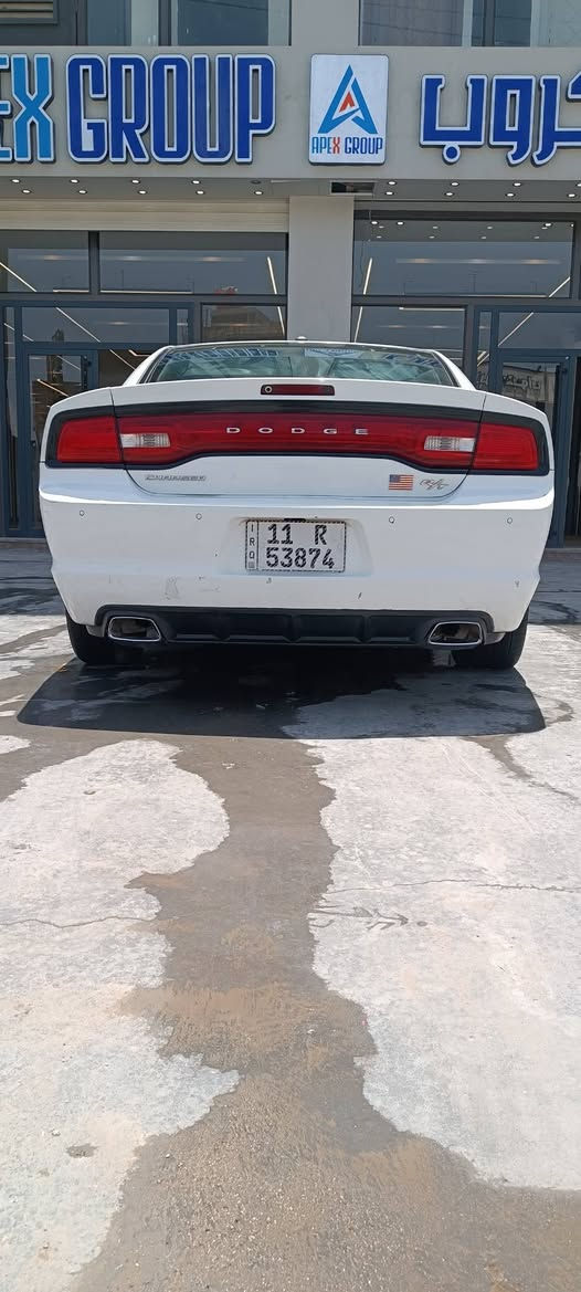 جارجر 13 RT
مكينة V8 5700
رقم بغداد بأسمي تحويل مباشر 
فول بدون فتحة 

بجم كبس
حادثهة 3 قطع جهة السايق 
بدون دواخل 
بدون ايرباك 
130$ وبيهة مجال 
مكاني حلة شارع 60
***********
