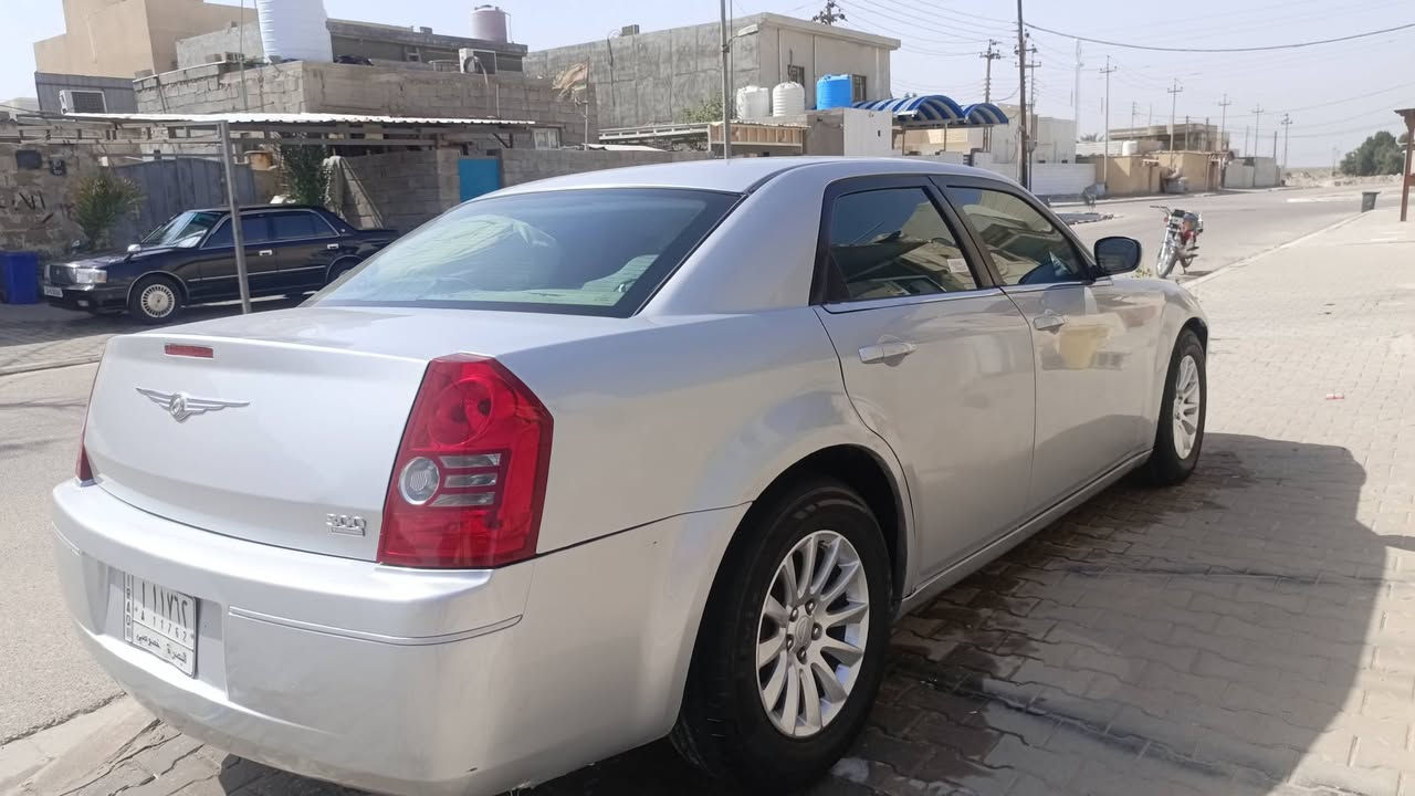 سلام عليكم
اوباما ٢٠٠٦ رقم بصره سنويه ٢٩
سياره مصبغه عام جماليه 
مبدل قطعتين جاملغ وبنيد 
سياره حلوه وجاهزه تبريد جديد سياره كامله 
مابيه نقص عنوان بصره ام قصر 
سعر ١٠٠ قفل شراي يتصل 
***********
