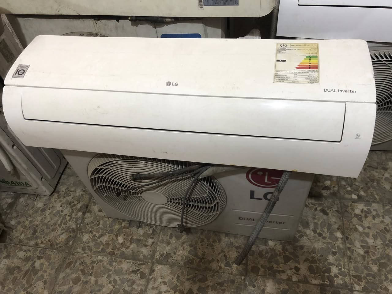 سبالت عدد 6
كري 3طن دبل مروحة 
الجي انفيرتر طن ونص 
الجي انفيرتر 2طن 
الريان 2طن 
توسوت 2طن 
توسوت 1طن 

خارجية وداخلية فقط جميع الاجهزة شغالة بستثناء الكري 3طن ما اعرف شنو العطل مالته 

البيع شلع 
سعرهم 1400 قفل 
العنوان /بغداد /حي اور 
***********
