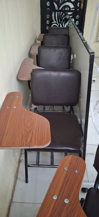 ستولات عدد 5 وصبورة مترين في متر مع ستاند صبوره كلهن ب ٢٠٠ للاستفسار 0...