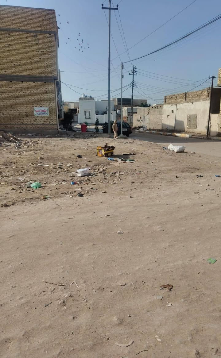 سلام عليكم  قطعه زراعيه للبيع   ناصريه  حي الخضراء   ركن علئ شارعين  متوفر ماء  وكهرباء وتبليط   مساحه   175. ***********
