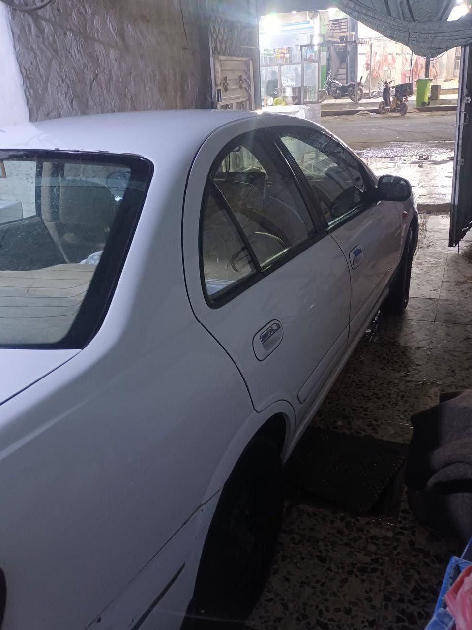 نيسان سني موديل 2009 السيارة مكفولة من الحادث العنوان بغداد حي الخنساء السيارة ماشية 170,الف ***********
