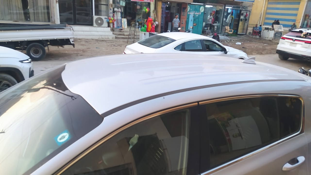 سبورتج امريكي 2018داخله كلين بدون حادث وبيهه شخوط بسيطه محرك 2400 قطعتين تبريد لون سلفر جاهزه مجهزه كلشي متخسر عليها غير دسكاترقم بابل باسمي مداور ثاني يوم للبيع الشراي يتصل *********** ب160 بينه شويه مجال
