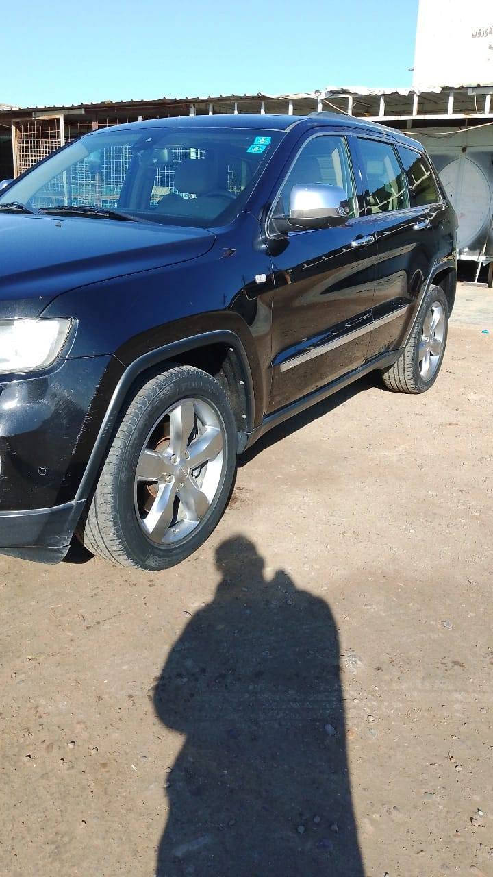 السلام عليكم للبيع جيب لاريدوو فول مواصفات واحد ع واحد. موديل 2013. السعر 195.  مكان بغداد حي الجهاد.
الحادث قبق الجنطه مبدل بلادي.  مواصفات الجيب معروفه.
***********
