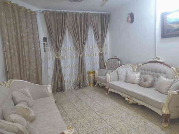 تخم مصري خشب زان كلش ثقيل مع ستائر كلهم بمليون وبي مجال بسيط مكاني حي البساتين للاستفسار الاتصال ***********
