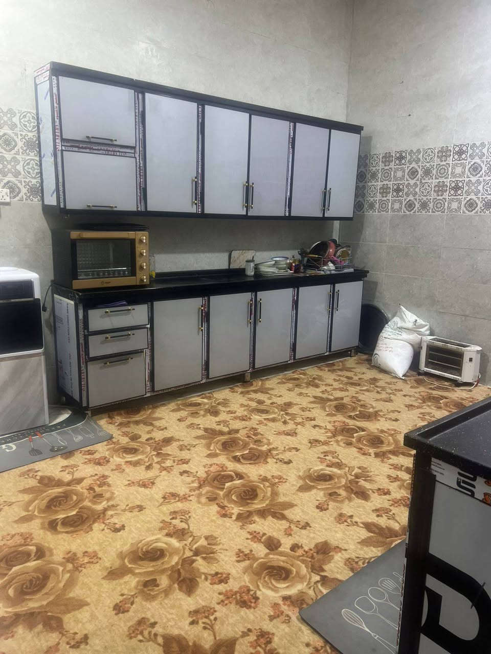 بيت للبيع وقف سني مسجل مساحته 210م بالتنومه يتكون من غرفتين ودوانيه وهول جبير وصحيات بناء جديد السقف كونكريت ***********
