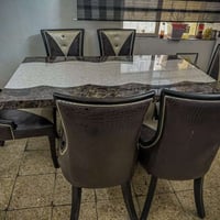 ميز طعام مرمر مستعمل  ٦ كراسي بي ٣ كراسي يحتاجلهن نجارة بسيطة السعر ٣٠...