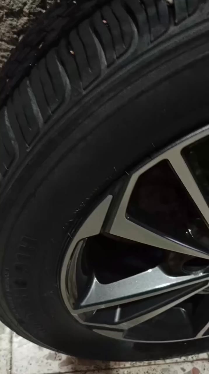 للبيع ويل كب وتايرات جدد فحص سيراتو فورتي مكفول من الشخوط ولعواج جدد لستفسار *********** مكاني حي العدل الثانية وذا اكو مراوس بويل وتاير زيرو عادي
