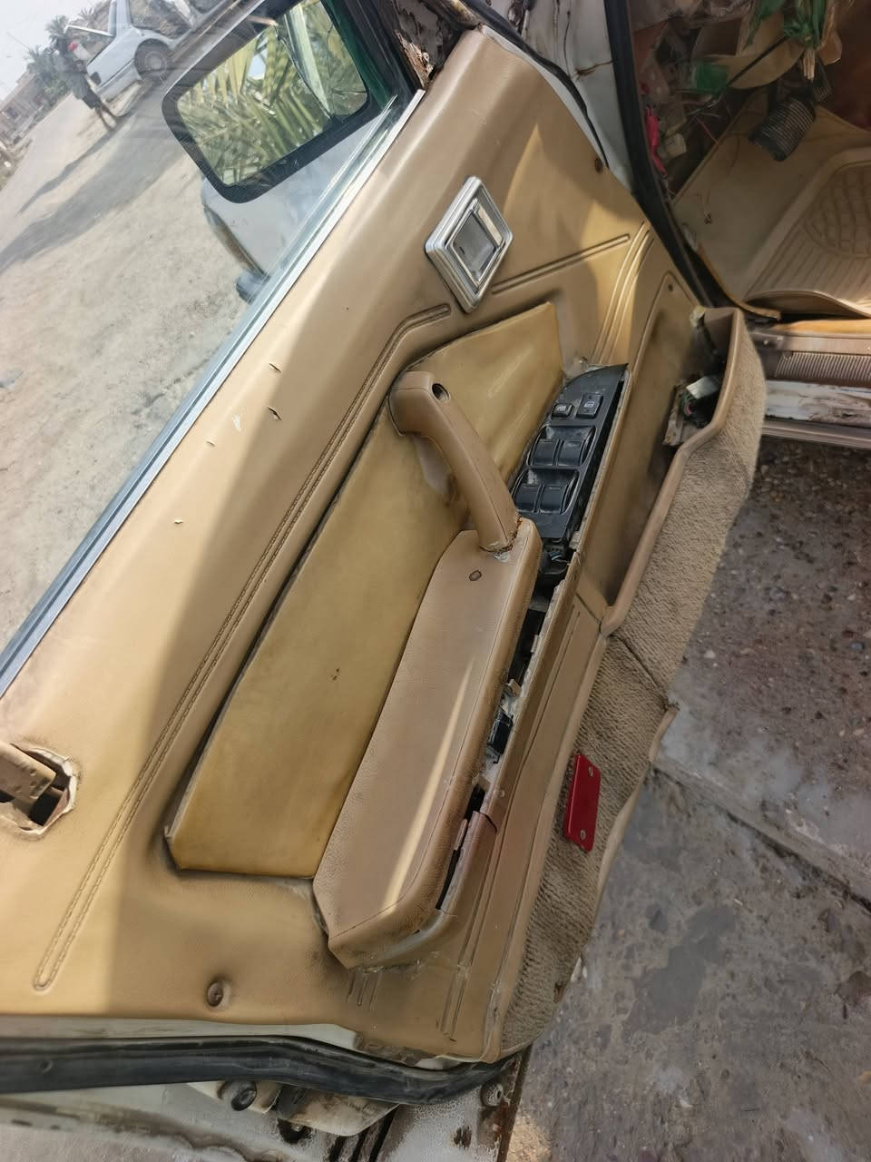 سلام عليكم سوبر  البيع سياره حلوه وجاهزه رقم ذي قار بسمي السعر ٣٥ وبيه مجال مكاني سوق الشيوخ‏‪***********‬‏
