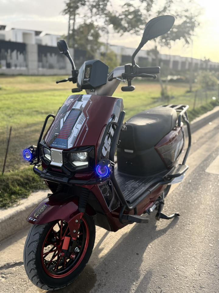 السلام عليكم.. سكنس-GT موديل2026..تشغيل عن بعد ..جهاز حماية من السرقة..كير اربع تحويلات 
‏R ,1,2,3,4
بطاريات ستة مسطرة 38 امبير دراجة اخت الجديدة
السعر (750الف) مكاني بغداد ابو غريب الزيتون 
الشراي يتصل ***********
