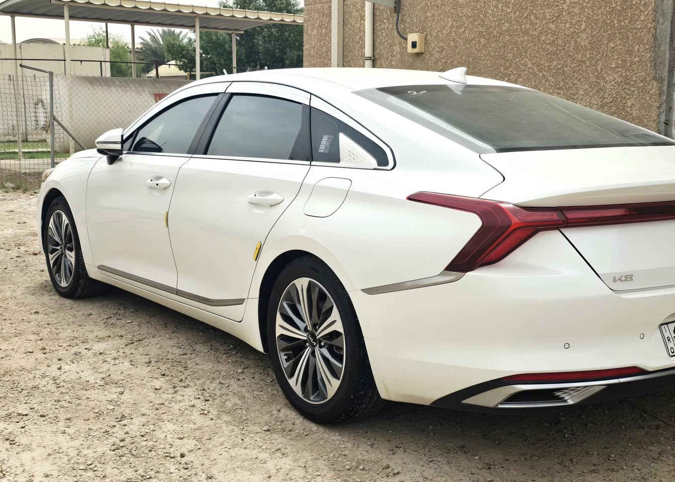 للبيع او مراوس K8
 موديل 2023
وارد كوري غاز فقط خط واحد لون ابيض
حره رقم قادسيه تحويل مباشر 
بيع او مراوس حسب القناعه 
السيارة كفالة عامة 
بيهة سونار

المواصفات
گير ماوس
درايف مود وضعيات قيادة
سايد بريك بصمة 
 خاصية الجنطة الذكية
دخول ذكي ترحيب
( البصمة)
شاشة كبيرة فول مواصفات
 كامرة خلفية مع الاحساس الخلفي
لايت زنون ابلادي 
تبريد شاشة لمس
 رادار امامي مع خاصية البريك قيادة شبه ذاتيه
رادار خلفي مع خاصية التوقف
والتنبيه الجانبي يمين ويسار

 كراسي كهرباء الاماميات

تبريد وتدفئة الكراسي الامامية
تبريد قطعتين امامي وخلفي              نظام الخروج عن المسار 
 كراسي جلد 
بردات جانبيه وخلفيه ابلادي 
 نظام مانع الانزلاق

مرايات الجانبية كهربائيه
 مقود جلد حياكة
المرأة الداخلية تعتيم ذاتي 

السعر/ 200
الشراي يتصل 
***********
بي واتساب
