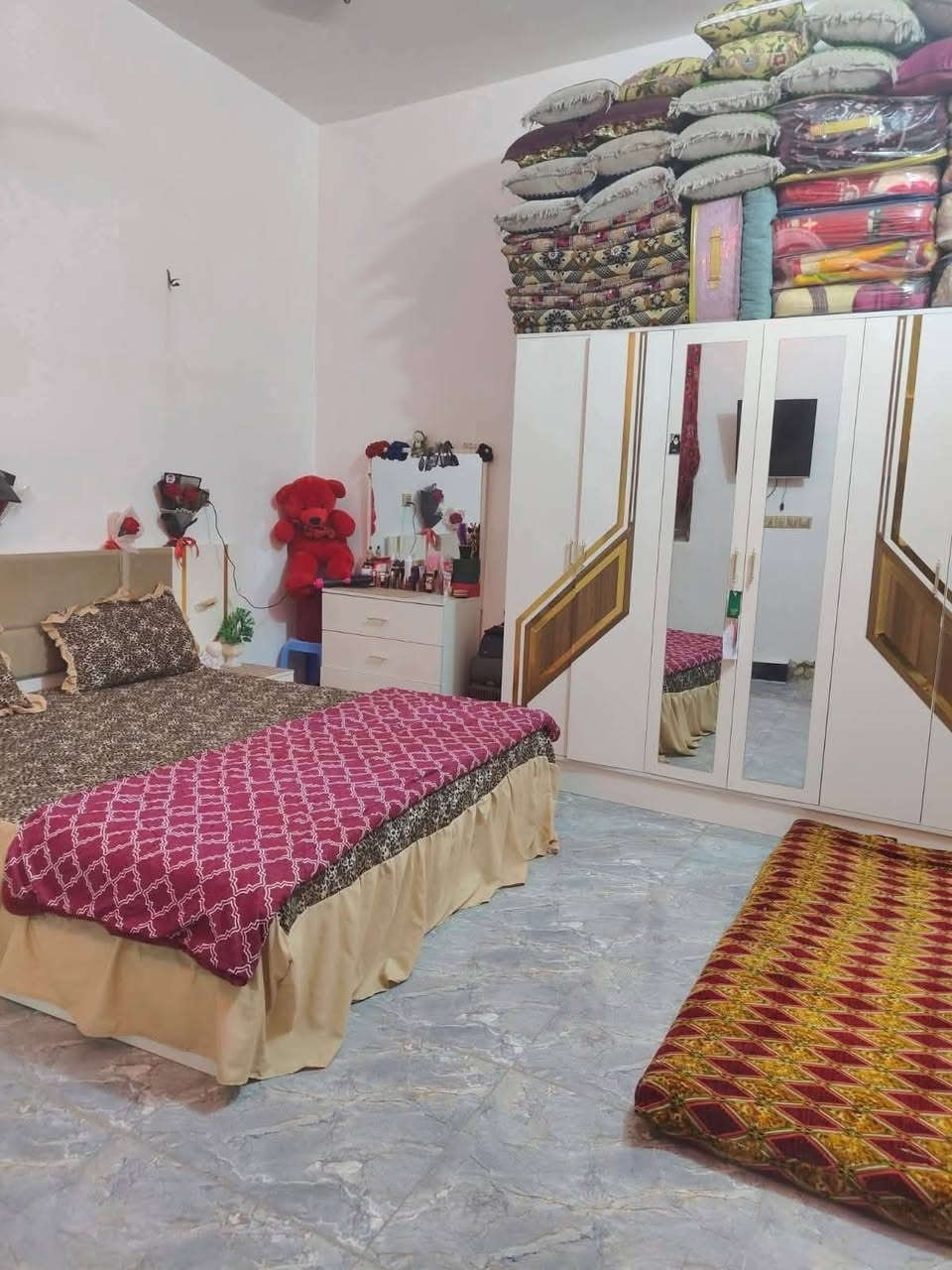 ياالله اللهم صل على محمد وال محمد عرض جديد دار للبيع طابو زراعه مساحه ١٠٠م ١٠×١٠ ركن بناء طابوك صب مسلح بيت نضيف وجديد بناء سنه ٢٠٢٥ كربلاء طويريج خلف طابو عرض شارع ٧م سعر ٦٠وبي مجال الاستفسار مراسله صفحه او الاتصال على الارقام التاليه 
*********** 
***********
***********
