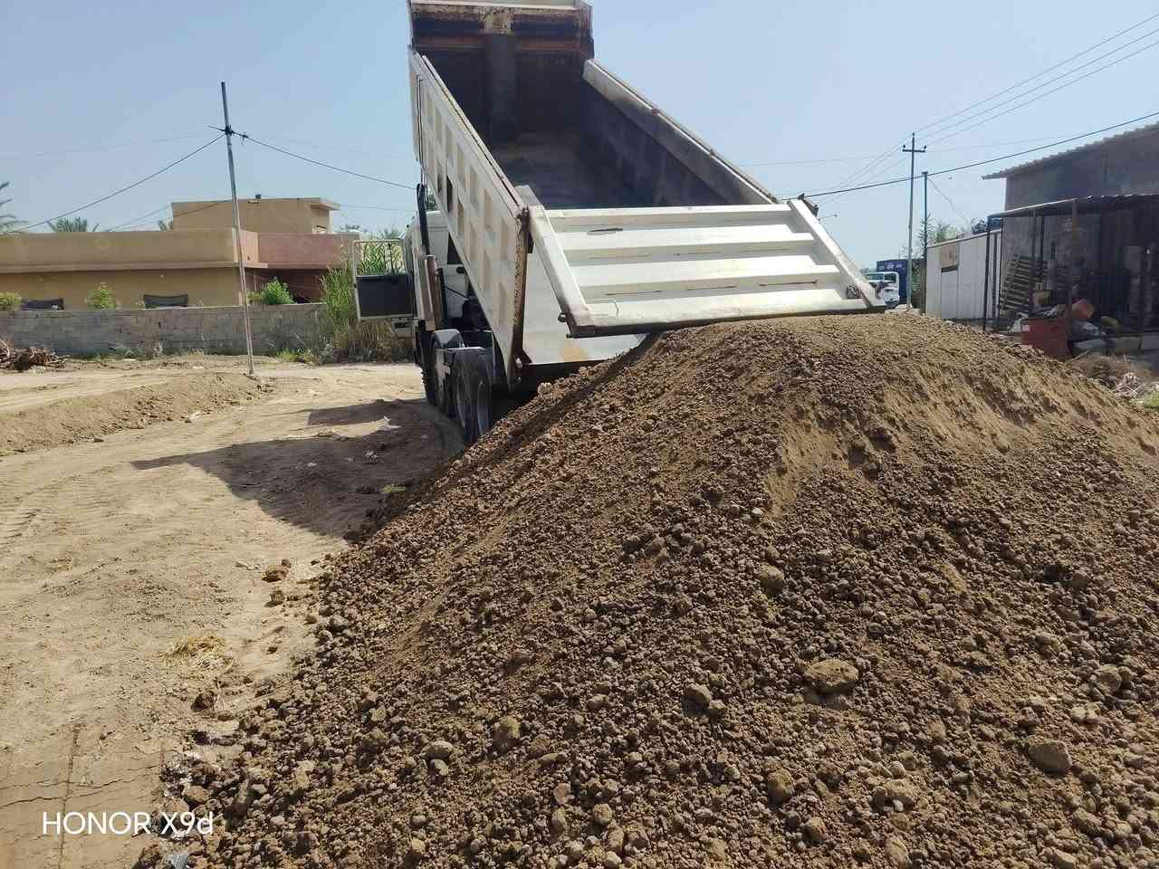 يوجد تراب درجه أوله حمل فول +زميج درجه أوله كلشي موجود عليك بس دلينه مكانك السعر حسب المكان وبيكم خير وتدتلون ***********
