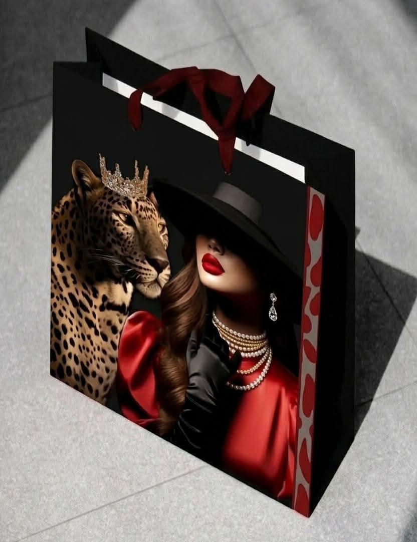 أصمّم حقائب تسوق بتصاميم مميزة حسب طلب العميل ✨
يمكنك اختيار:
• الصورة أو التصميم الذي تريده
• حجم الحقيبة
• شكل الحقيبة
• لون الحقيبة

أنا أقوم بتصميم الفكرة والشكل النهائي للحقيبة حسب ذوقك

للطلب أو الاستفسار راسلني على الواتساب ***********
