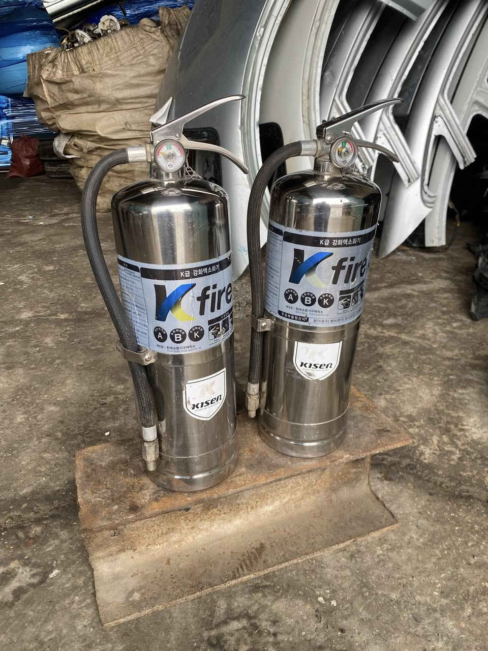 سلام عليكم طفليت حريق ع٢سل إستيل  اصليات سعر5$ ورقات الستفسار *********** كسره وعطش
