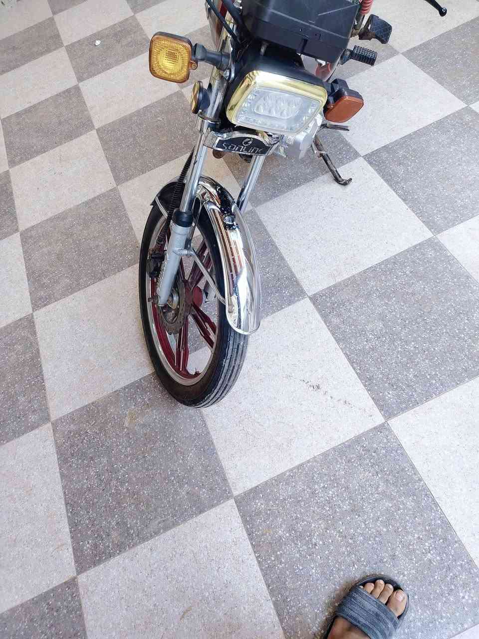 سيفان مديل2022 أوراق سكنر سعر 550 مكاني ديوانيه ***********
