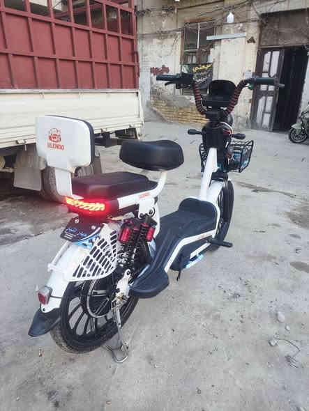 السلام عليكم درجة شحن حجم20 موديل 26 جديد زيرو استعمال قليل وصل شراء موجود ***********, سعر 400 عنوان بغداد ساحة الوثبة 5 بطاريات كبير دبل سرعه 70, لايت عالي ناصي
