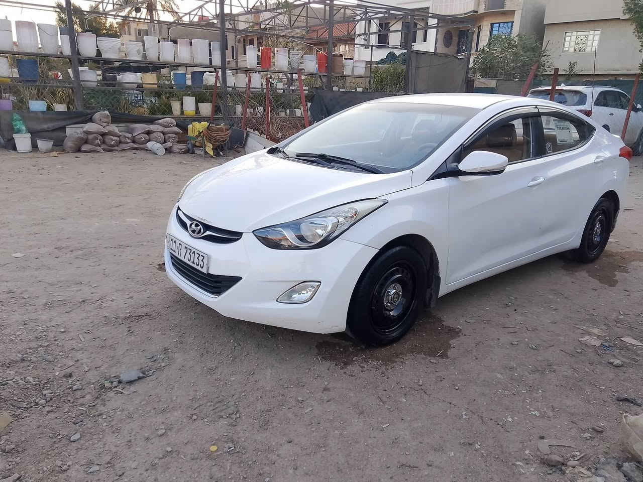 الأنترا موديل 2013 خليجي رقم دولي الجديد هزه جديده محرك 1600 تبريد محرك كير تخم تاير صدر كله مكفول السياره الداخل مدوشم درجه اولى ما بيها اي نقص بيها صبغ صفحة السايق والبنيد بدون حادث الصبغ كشر ونصبغت الغود شواصي مابيهن اي حادث كله نضيف مكاني بغداد السعر 98 الرقم ***********
