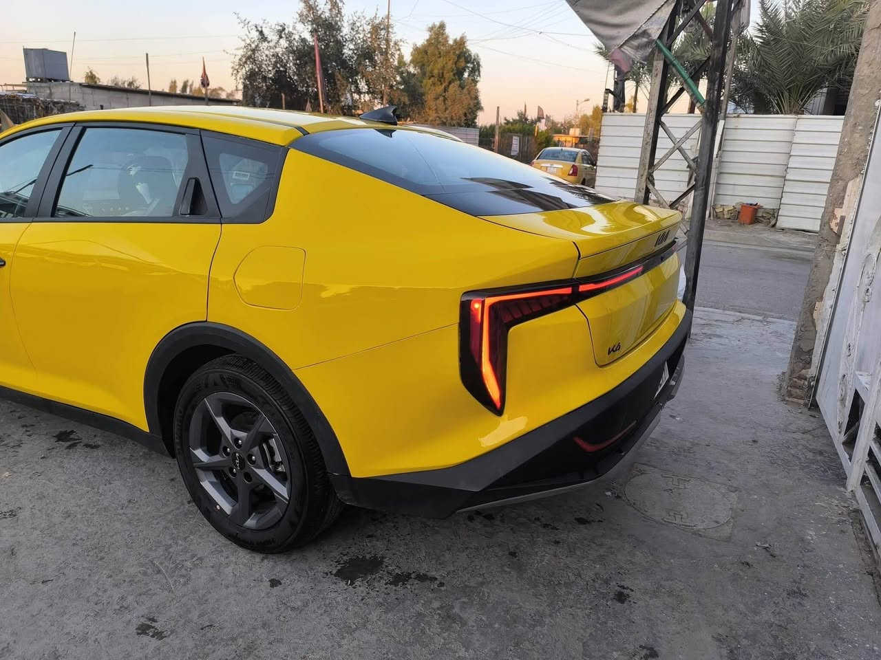 بدون مراوس بيع فقط

الفورتي الشكل الجديد كلياً موديل

KAi K4  25 ( وارد امريكي ) . 

ماشية 12 الف  فقط . 

لون اصفر ليموني رقم خصوصي 😉

بغداد انكليزي بسمي  

كاملة مابيهة اي نقص دوشمة 

حادث بسيط بدون تبديل بدون فتح السيارة ليبل واحد

مواصفات ( محرك 2000 دوش سمارت ذكي . بصمة تشغيل وابواب وصندوك ، تشغيل عن بعد ، شاشة ايباد كبيرة ، كاميرا خلفية ، ويل كب ، سايد بريك دكمة ، لد نهاري شمسي ، لايت 3 عدسات زنون بلادي ، بك لايت لد ، رادارات 360 ومانع توقف ، نقاط عمياء ، كروس سرعة ، مانع انزلاق ، تحديد مسار ، اوتو هولد ، نظامين قيادة ، وباقي مواصفات LX . المعروفة ) . حجر بشرط بلادي 

اي استفسار تفضل خاص وتدلل ارسل رقم 1 يصل سعر 

 وتفاصيل 
السعر ١٦٨ 
وسعر كلش مناسب 
***********
الاتصال على رقم بغداد, العراق
