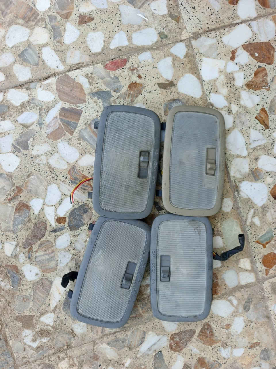 غراض سيراتو تفصيخ حاويه من موديل ٩ الى ١٣ والنترا من ٧الى ١١ يوجد توصيل جميع المحافظات 5000الف الاستفساررًالاتصال عل الرقم *********** الحجز واتساب أو خاص مصطفى موسى
