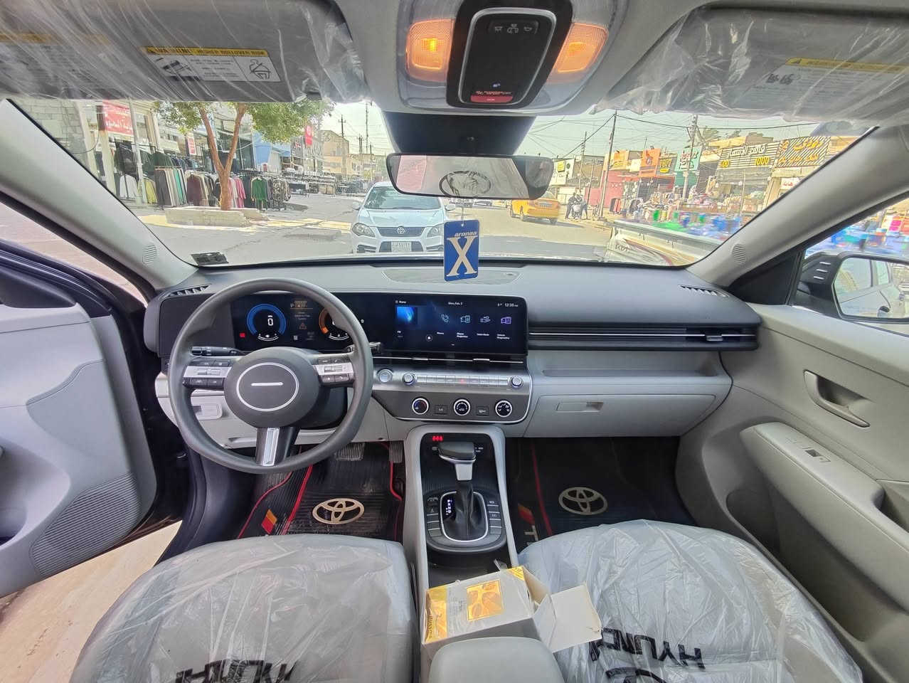 السلام عليكم
كونا 2024 رقم بغداد بأسمي 
السياره جديده وحادثها كلش بسيط بدون ايرباك الايرباكات كلهن سليمات محرك 2000 دوش فور ويل رادار جانبي وأمامي ثلاث انظمه للقياده مانع انزلاق ومانع انحدار واتو هولد وتشغيل عن بعد سياره بصمه وهنديريك بصمه السياره جديده وماشيه 13 الف وبعد بيها مواصفات السعر المطلوب 175 للاستفسار الإتصال على ***********0 بغداد العامريه
صور الحادث معروضه
