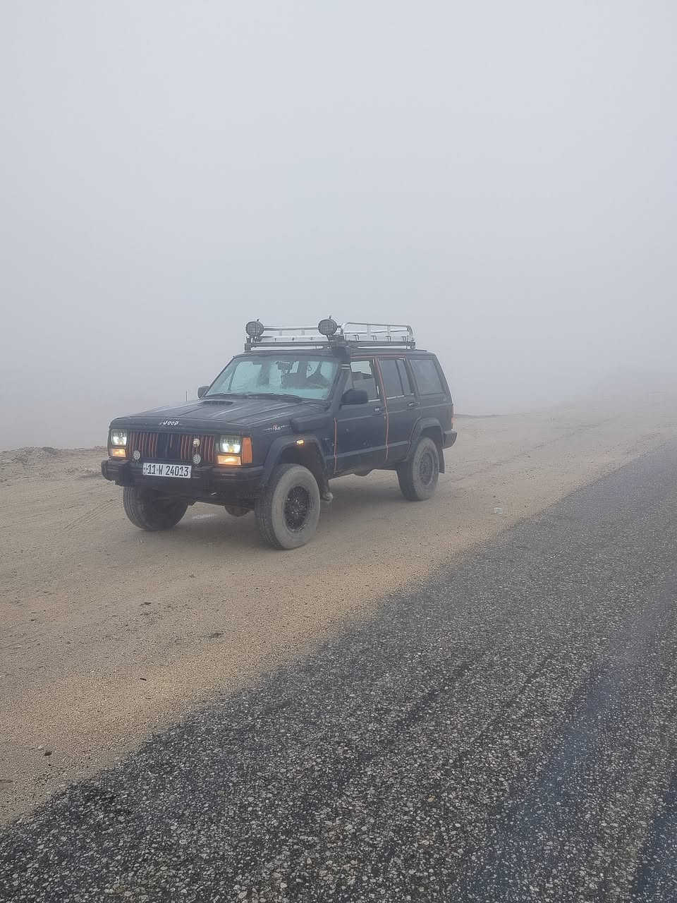 جيب شيروكي موديل 1990 سياره جاهزه مكينه وكير بلادي فورويل شغال تبريد شغال تخم تاير  رقم بغداد دولي سياره بسمي العنوان ذي قار مركز السعر 49 وبيه مجال للتواصل ***********
