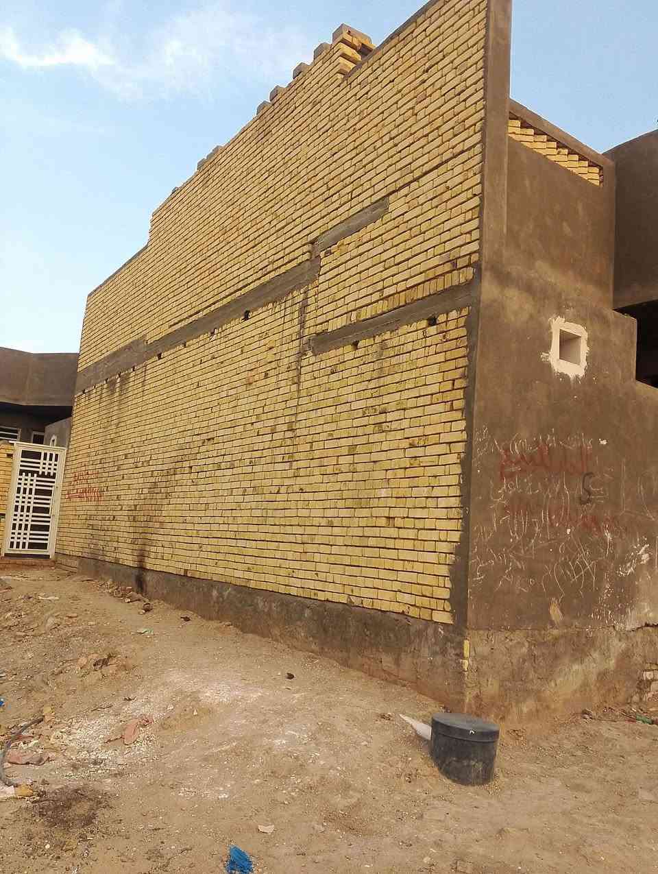 السلام عليكم
بيت للبيع نهاية شارع العياده  مقاطعه 55 حي الكرامه بيت جاهز مفتاح مساحه 100م امامي سعر 100مليون للاستفسار اتصال عله رقم ***********
