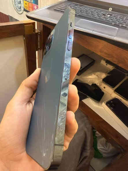 السلام عليكم للبيع ايفون12برو ماكس نضيف مابي كل مشكله فقط ضهر مكسور بطاريه بلاديه85 ذ256 كله شغال مابي كل مشكله فيس ايدي شغال مكان دوانيه سعر خاص او الاتصال علرقم اخوي‏‪0785 703 0722‬‏
