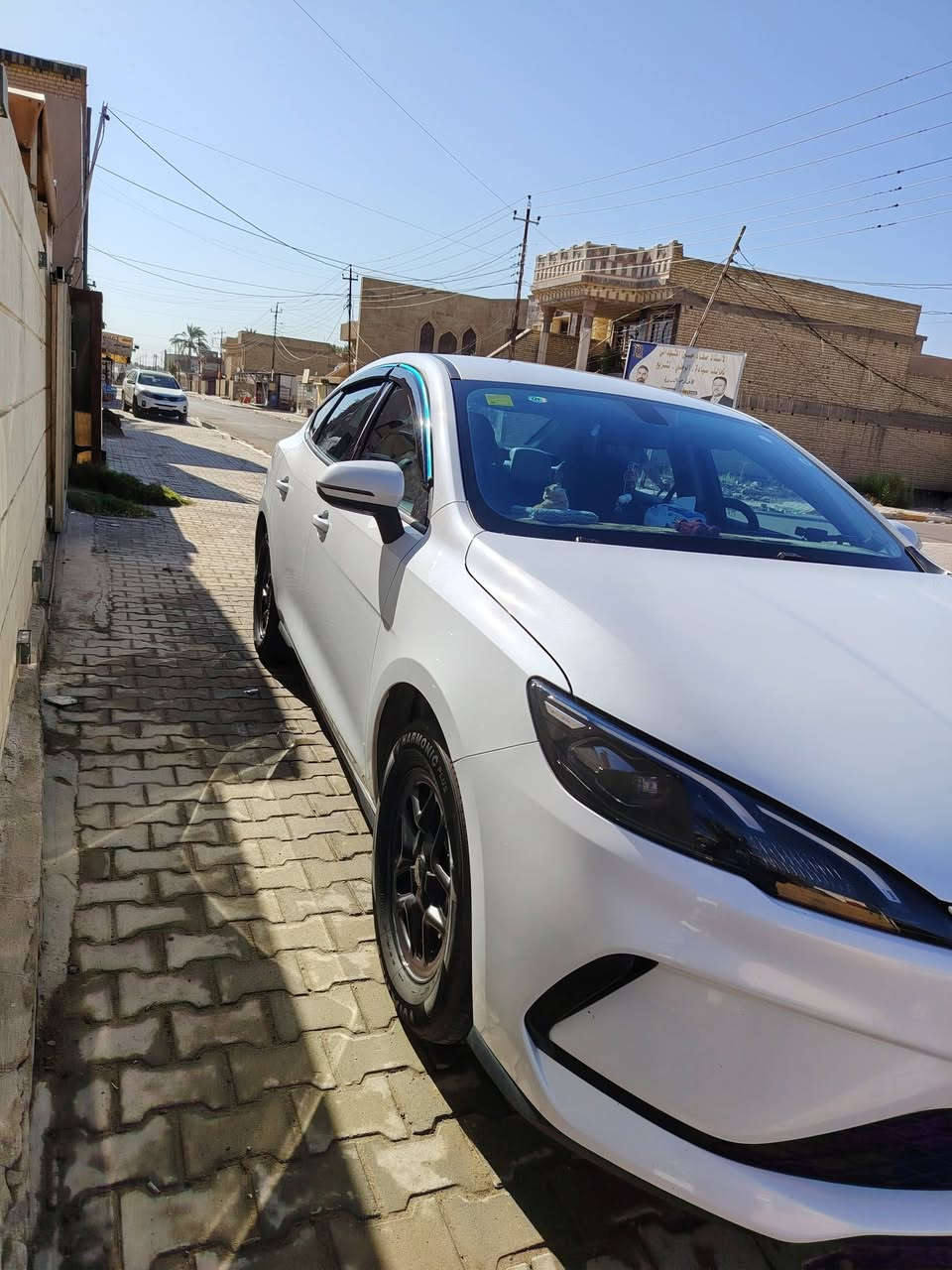 السلام عليكم اخوان 
بالبداية التوفيق للجميع وربي يرزق الجميع 
عندي byd سيل 5
السيارة ماشية 22 الف وقابل للزياده 
اني لا بياع شراي ولا اخبص الناس 
سياره مكفوله بيها عازل حراري ومغلف كشنات وكاعيات 
وين ميعجبك افحص وتحويل ثاني يوم 
مكاني بغداد 
*********** وبي واتس اب 
سعر السياره 
 20 مليون وربع وقابل للتفاوض شي بسيط
وربي يرزق الناس بحلالهم
