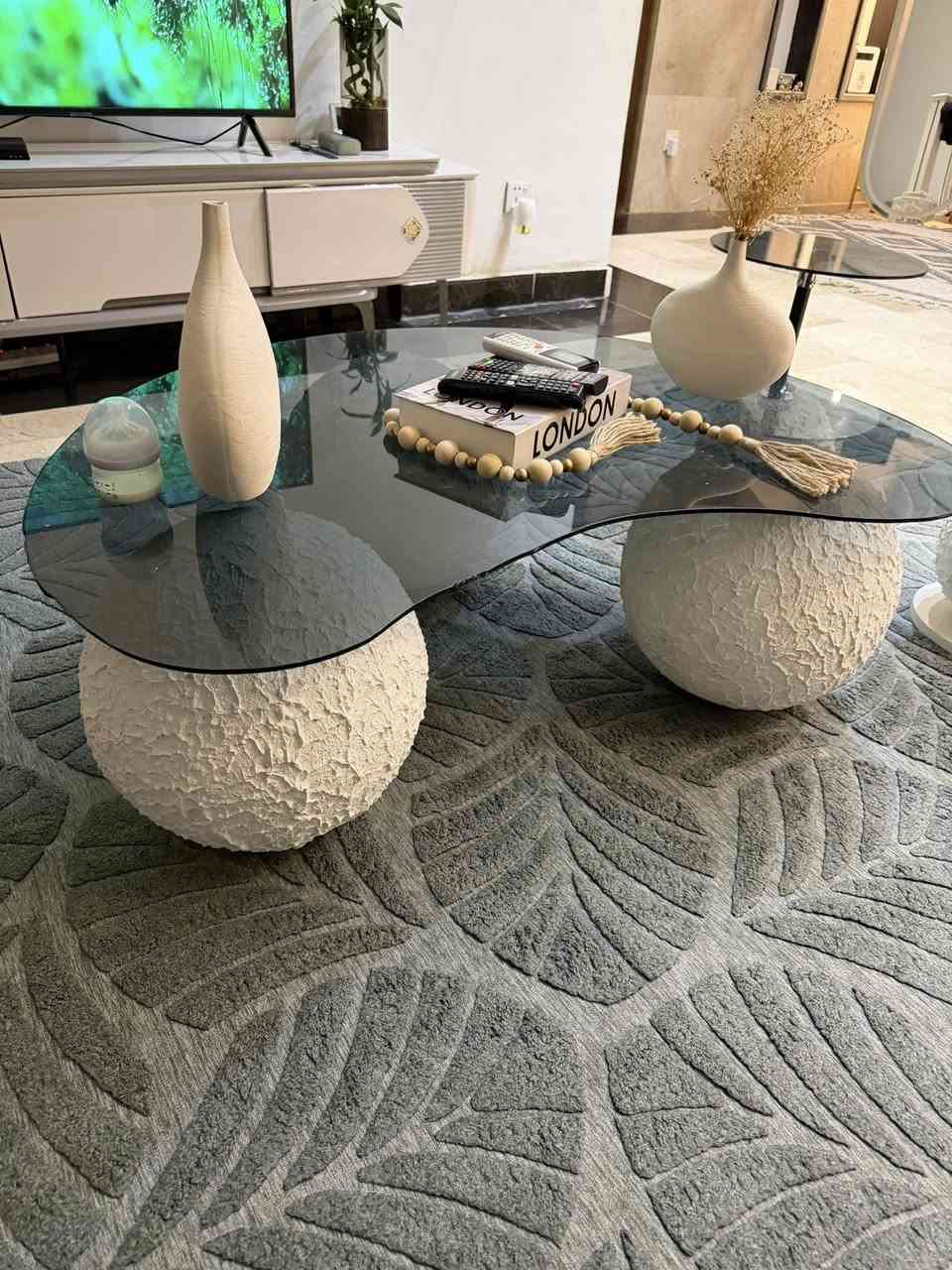 سيت طبلات وحده وسطيه كبيره و2صغارالسعر 150الف ***********
