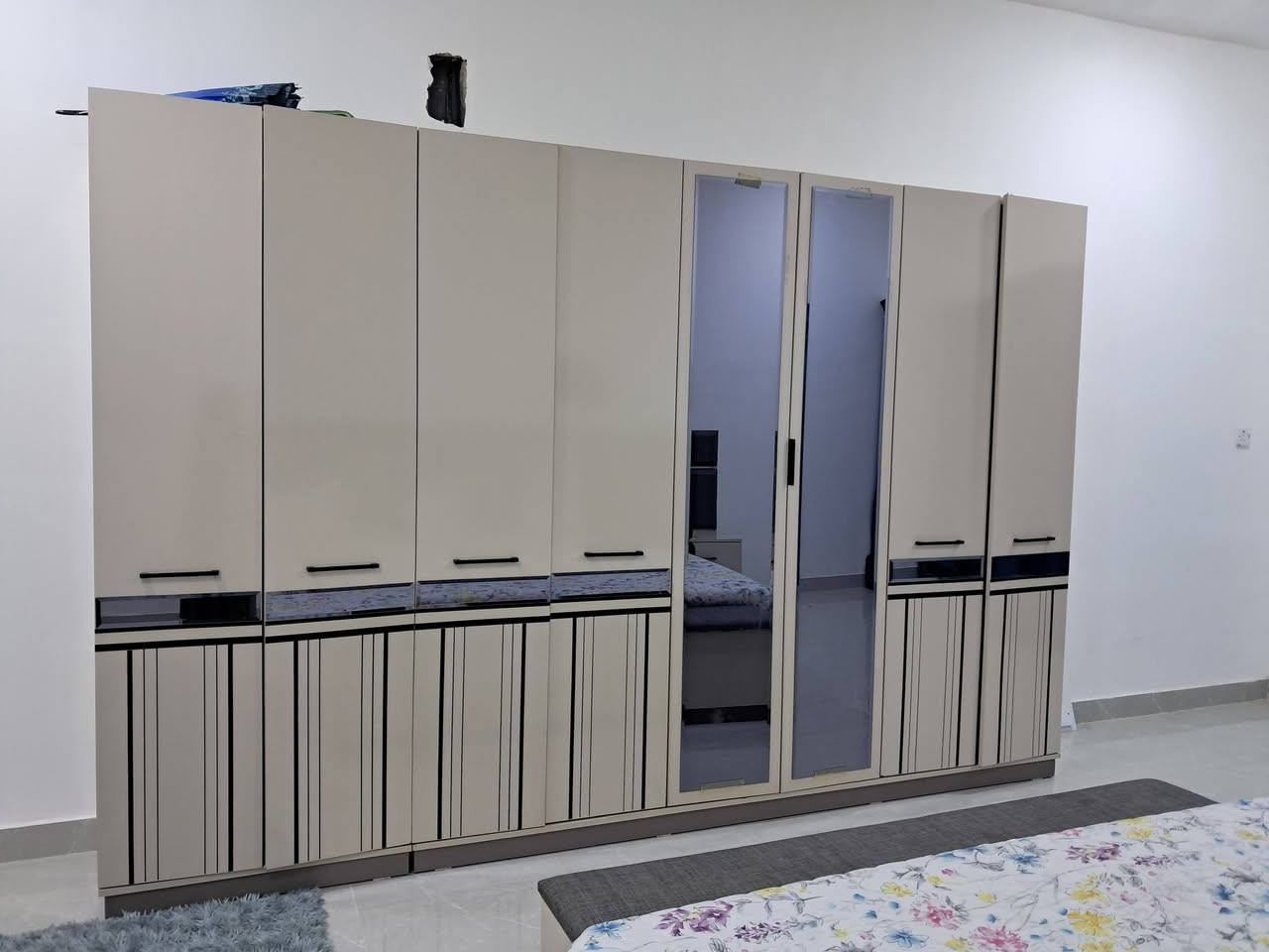 غرفه تركيه استعمال قليل نضيفه كلش الاستفسار ع رقم ***********
