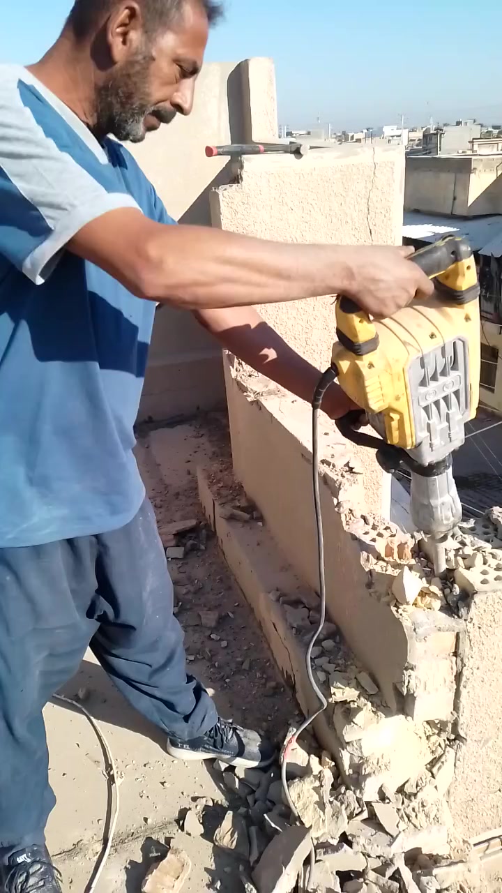 السلام عليكم ورحمة الله وبركاته تحيه طيبه
رمضان كريم والله أكرم علينا وعليكم بالخير واليمن والبركات ان شاءالله تعالى 
كادر قاسم الغريري لكافه عمل ترميم البيوت وعمل التفليش وكل مايلزم عمل قلع اشتايكر مع عمل تفليش ورفع الاانقاذ عمل بااتقان بما يرضى الله والناس وكان العمل بمنطقه بغداد السيديه قرب جامع شاكر عبود لطلب وللااستفسار اتصل على الارقام التاليه 
***********  يوجد واتساب 
***********
ابو سجاد مكاني بغداد لتواصل خاص او اتصال ومن الله التوفيق للجميع أن شاءالله تعالى
