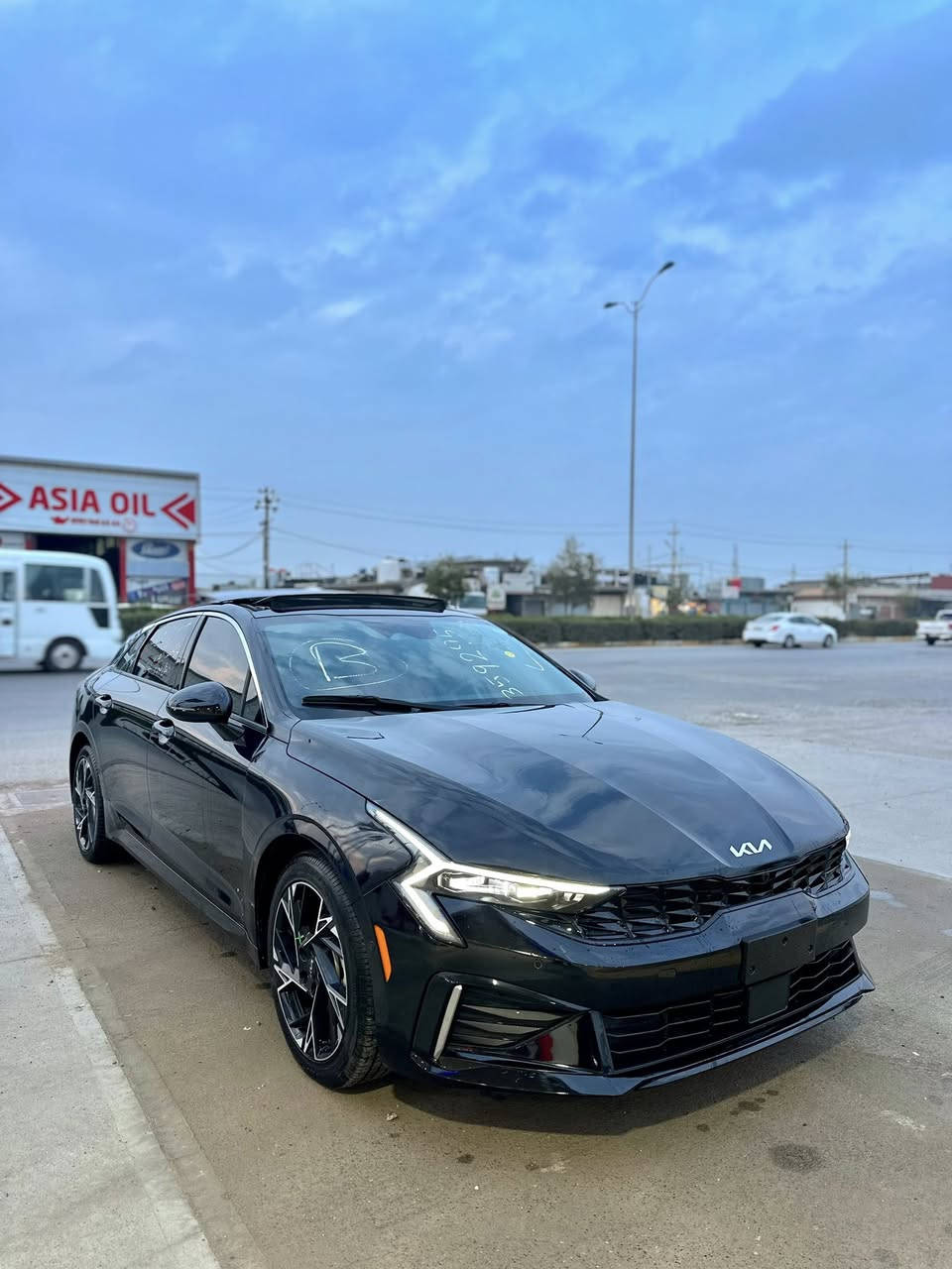 ‏K5 جيتي لاين
موديل2025  
 مواصفات فول GT LlNE 
مكينه / 2,500 بدون تربو+ بدون فوريل 
 
فول مواصفات
1-بصمه+بانورما
2-شحن هاتف لاسلكي 
3- قياده ذاتيه ؏ الخطوط السريعه
4- هاند بريك بصمه 
5- ليد 3 عدسات 
6- مثبت سرعه 
7-نضام ABS
8- مانع انزلاق
9-حساس أطارات 
10-بك لايت ليد
11-شاشة
12- كامره دواره
13- كشافات امامي
14-شاشه اعطال
15-ويل كورم لونين
16-رادار جانبيه
17-مراقبة النقطة العمياء
18-رادار الخطوط البيضاء 
19-اشاير بالمري 
21-كشنات جلد احمر بلادي 
22-‏ مقعد للسائق قابل للتعديل كهربائياً
23-لايتات ‏3 عدسات 
24-نضام قياده أيكو + سبورت +سمارت +نورمال
25-بلوتوث + aux + usb
26-فول تحكم ستيرن
27-كير أوتو + عادي
28- ئوتو بريك 
29- ‏ ‏الخريطة🗺📍
31- ستيرن حرف D  
32-‏Led +  زينون
33-السياره فول رادرات
34-التشغيل عن بعد
‏AUTO HOLD-38
39-تصميم خارجي رياضي
41-نظام الملاحة
42-مصابيح خلفية LED
43-مصابيح ضباب LED
44-لاسلكي Android Auto  
45 - لاسلكي 
السياره وارد امريكي
الضرر جملخ بدون دواخل بدون ارباك
 

رقم تلفون فقد واتساب 
0772 833 57 92
بركات الجنوب للسيارات
