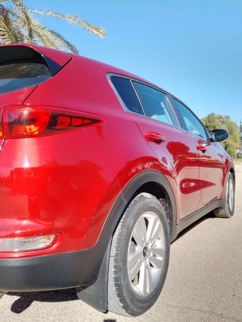 سبورتج موديل 2017 شاشة كامرة دوراة حساسات خلفية
لون خمري لماع سيارة نظيفة جداً ومال بيت علي ايدي 
كلشي بيه بلادي 
بيه شوية تلحيظات بالدعامية الأمامية
وبعد بيه مواصفات  مثل انظمة قيادة 3
مثل تحديد مسار وتنبيهات وغيرها +
*********** مكلف بل نشر سعرها 165
