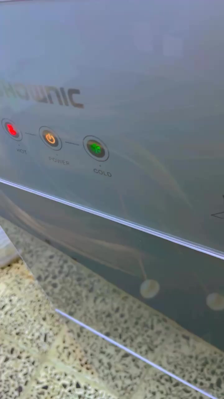 براد ماء جديد للبيع ✨🚰🚰
الأداء: تبريد الثلج سريع جداً والماء الحار شغال بامتياز.
• النظافة: الخزان داخلياً نظيف جداً والمعقم يعمل، والهيكل الخارجي خالي من الكسور أو الصدأ.
• المميزات: صوت الماتور ناعم وما مفتوح للتصليح سابقاً، صنبور الماء (الحنفية) قوية وما تنقط.
• السعر:(125)وقابل للتفاوض البسيط.
• المكان: (المحمودية حي الكرار).
• التواصل: خاص او ‭0751 288 9830
