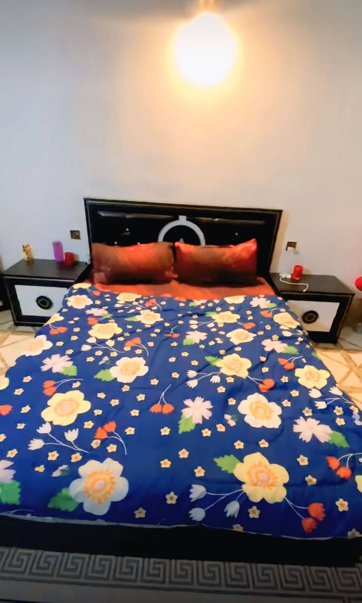 سلام عليكم
بيع مستعجل سعر 100الف
نضافه90%تواصل وستأب 
فقط،***********
