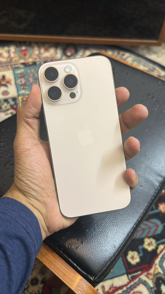 السلام عليكم
١٦ برو ماكس ذ ٢٥٦
بطارية ٩٣٪؜
بدون غراض
دبل سيم كارت
مبدل ضهر فقط 

للبيع بسعر مليون قفل 
***********
