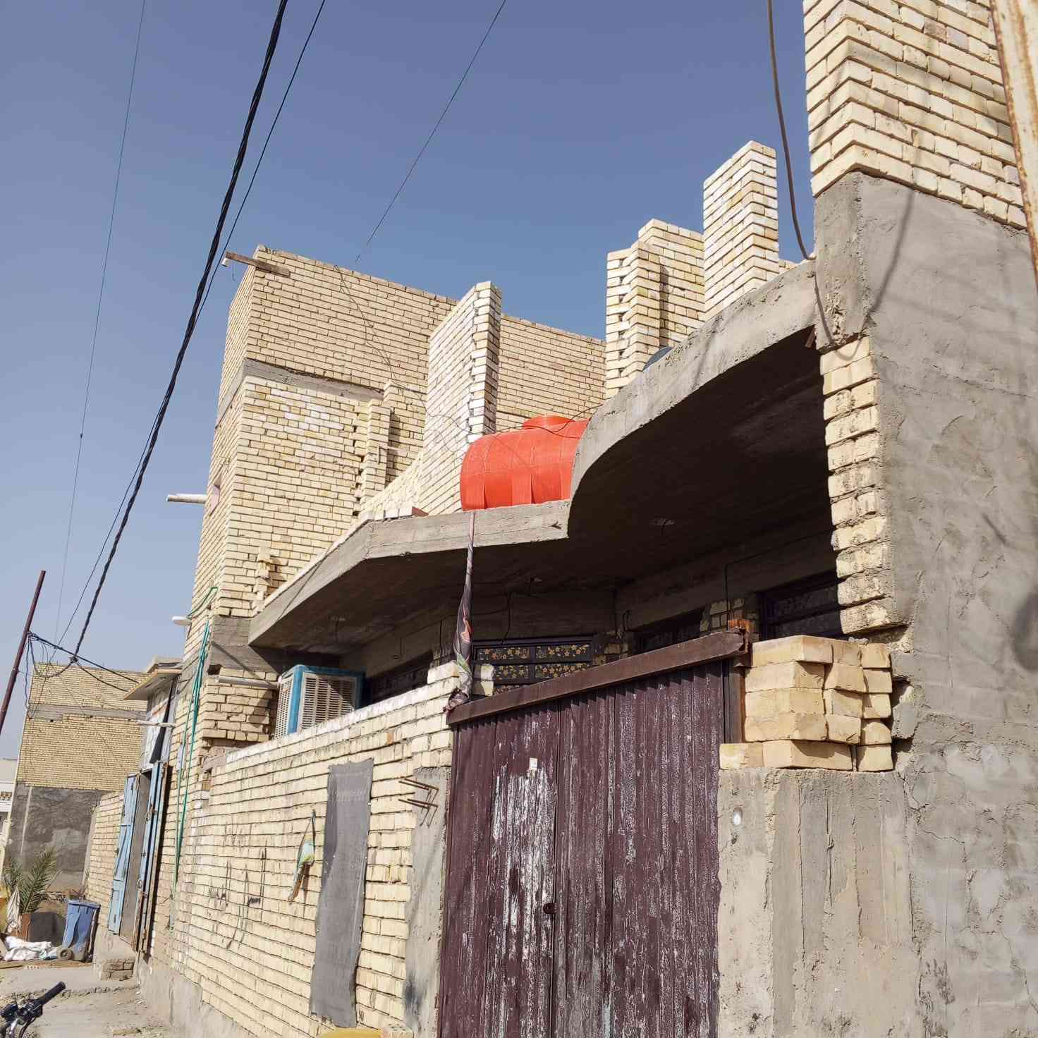 سلام عليكم بيت 125 مترمربع برئاست الوزراء رقم القطعه 368 السعر 150 بي مجال اني مكلف بنشر ***********
