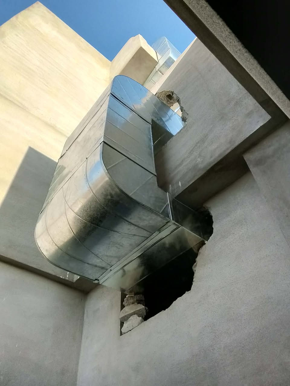 السلام عليكم اليريد ابو دكتات تبريد مركزي اسطه بل دكتات خبره اكثر من 15سنه لعمل دكتات تبريد مركزي وعمل ساحبات المطابخ والمطاعم اسعار مناسبه والكافيتريات والبيوت الرقم  كورك *********** اسيا *********** اسيا مع عنوان موصل حي شيماء محل المهندس  مندوبه ملاك لتحتار 😍😍🥰🥰🌹🌹🌹اسعار مناسبه مع اسطه ابو زيد الطائي شاطر وشغلو كدامكم نضيف شرط 🔨🪛👌👌📞📞👷‍♂️
