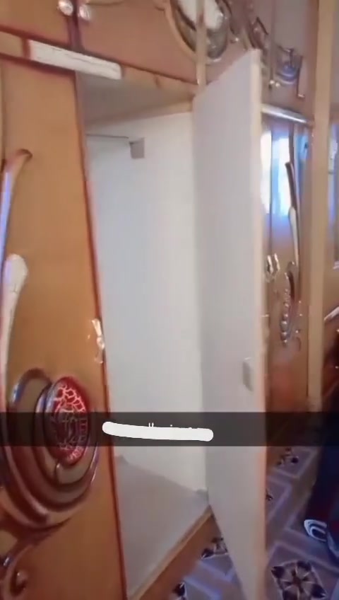 السلام عليكم 
 غرفه جديده للبيع استخدام قليل اي ضرر مبيها  مشتريتها بمليون وربع والله العظيم سعرها 700 بيها مجال قليل كلش نضيفه تجون وشوفون لمكان  الصويره  منطقة طليحه 
للأستفسار اتصل ***********
