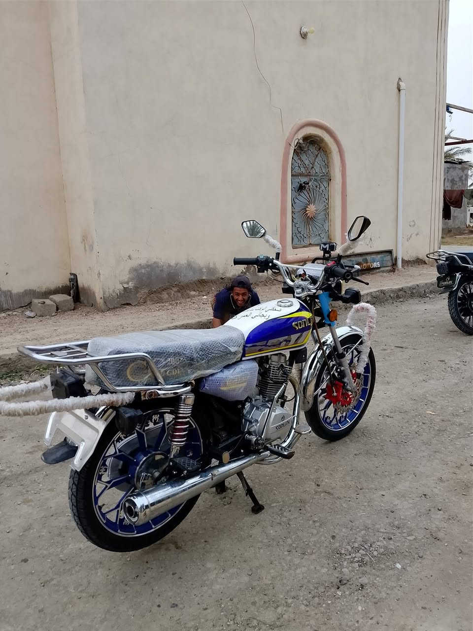 سلام عليكم دراجه ايراني للبيع  سونك 2025 دراجه حلوه ونظيفه  المحرك 200c  السعر 800 وبي مجال مكان رمادي ابو طيبان ***********
