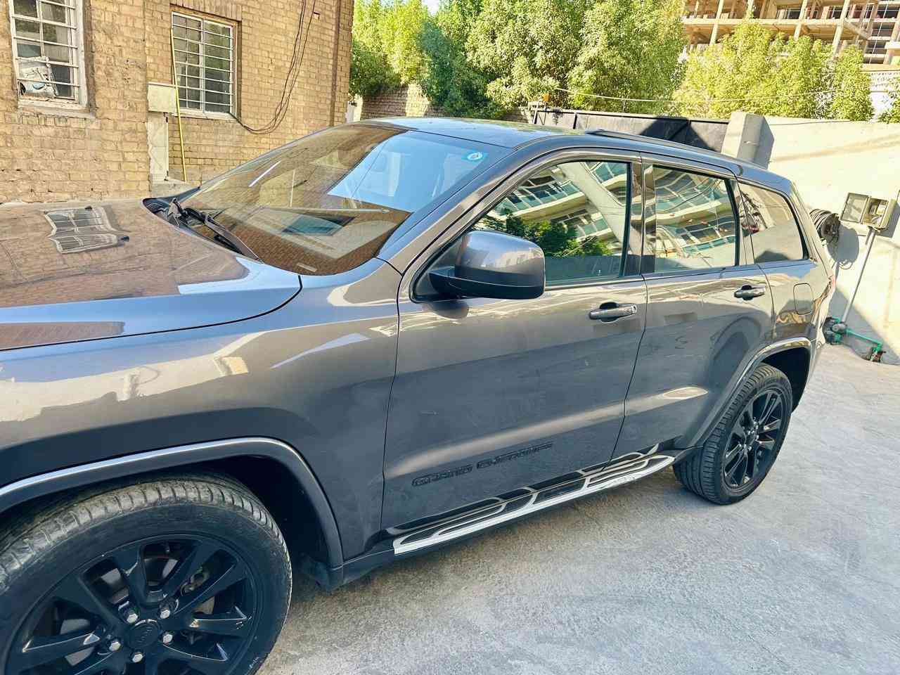جيب كراند شيروكي وارد امريكي
**للبيع او المرواس بموديل احدث***

مكاني بغداد 

سعرها :20،000$ الف دولار وبيها مجال بسيط 

✨ موديل: 2019 

✨ حادثها جاملغ وباب بدون ايرباك  وبيها ملاحظات كما موضح بالسونار مع صور الحادث 

✨ رقم بغداد 

ماشيه 98 الف كيلو وليس ميل 

كير مكينة تبريد صدر بشرط 

💎 المواصفات الكاملة:

✔️ محرك 6 سلندر 3600

✔️ دبل (دفع رباعي)

✔️ فتحة سقف بانوراما

✔️ جلد اسود مع شامو

✔️ شاشة كبيرة + نظام ملاحة

✔️ كاميرا خلفية + حساسات خلفي 

✔️ تشغيل بصمة 

✔️ ريموت ستارت (تشغيل عن بعد)

✔️ مقاعد كهرباء + تسخين مقاعد

✔️ مثبت سرعة

✔️ تخم تاير جديد

✔️ صدر جيد جدًا 

✔️اتو ستوب 

سيارة جاهزة وما ناقصة اي شيء 

📞   للأستفسار : ***********
