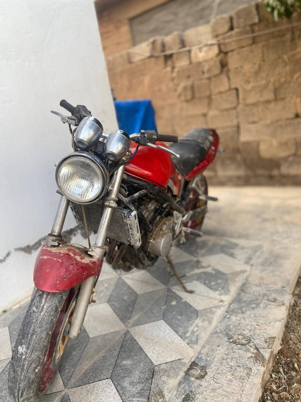 السلام عليكم بطح ساسوكي ربع 250cc الدراجه كطعت نار ماعرف شبيها ابيع كوم حديد 250 وبيها مجال مكاني تكريت القادسية رقم***********
