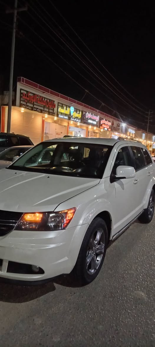 سلام عليكم 
دوج جورني 2016  
مواصفات كروس رود ❤️‍🔥 فول مواصفات عده الفتحه
مكينه 4 سلندر حجم 2,400
  7 راكب تبريد مركزي 
بسمي رقم دولي  
مكاني البصرة أبي الخصيب
السعر,118 للاستفسار ***********
صور الحادث موجودة
