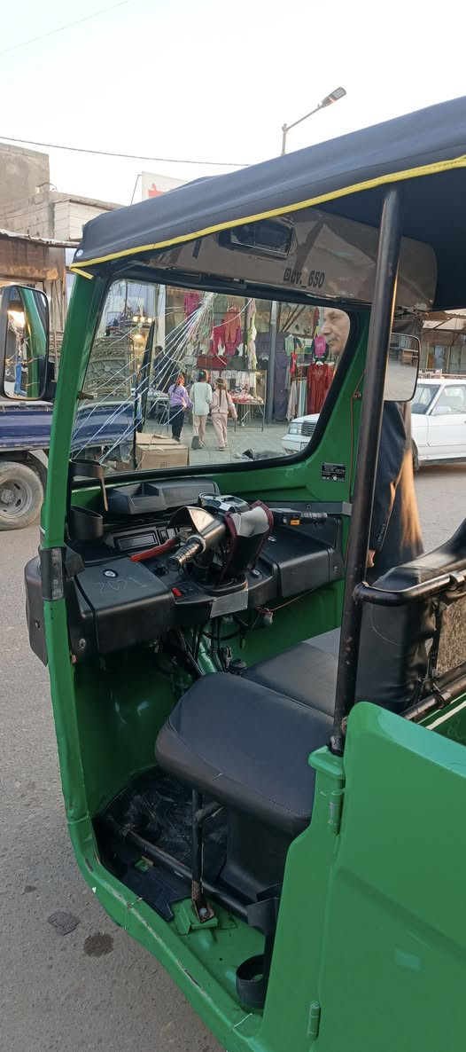 تكتك للبيع موديل 2021 بشهر 8 تكتك نضيفه لسعر 7500 وبيه مجال رقمي***********
