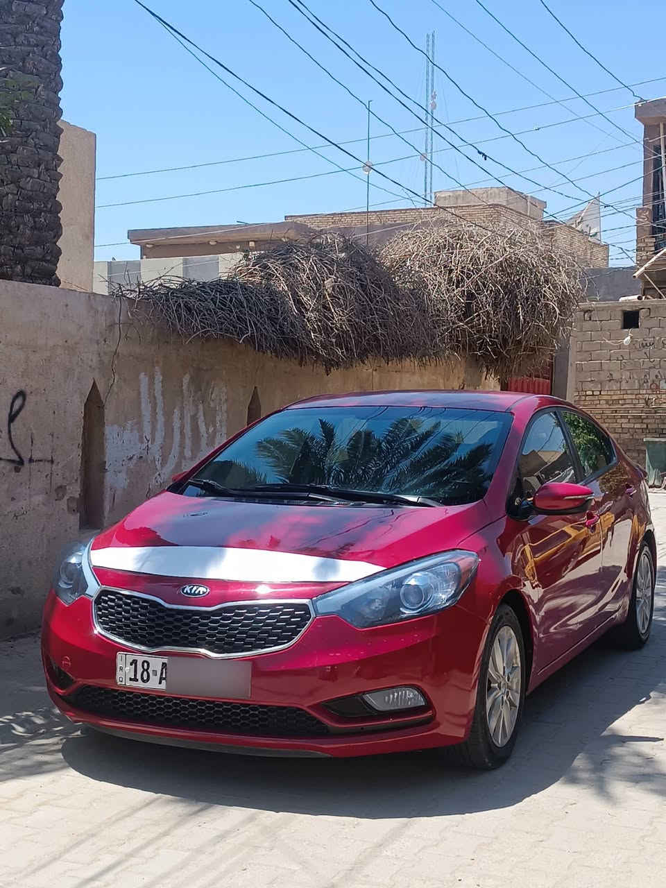 من رخصت الادمن
كيا فورتي 2016 امريكي 
حادثها قطعتين مواصفاتها 
نص فول شاشة صغيرة وكامرة وتحكمات بالستيرن 
السيارة باسمي وجاهزة من جميع النواحي 
السعر 108 وبيها مجال 
للاستفسار الاتصال على الرقم 
***********
