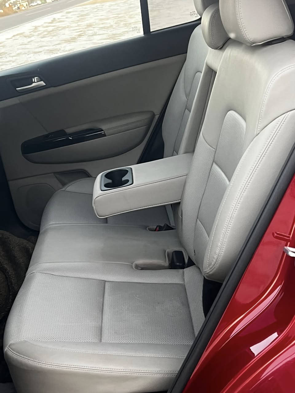 سبورتج Ex موديل 2022
فول مواصفات.
بصمه.
بانوراما
جنطه كهرباء
نظام ترحيب
مانع انزلاق
تحديد مسار 
رادار جانبي 
حساس امامي ABS
تدفئ كشنات 
داخل جلد كامل 
نزول منحدرات
 
وبيه بعد هوايه مواصفات
حادثهة  كما موضح في الصور بدون اي تبديل السياره ليبل واحد 

السعر ١٩٢ 
رقم الهاتف *********** اتصال او واتساب
