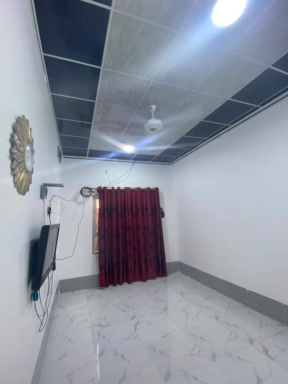 دار للبيع المساحه 150 متر التربيه الثالثه يتكون من طابقين الطابق الاول غرفتين نوم واستقبال مطبخ وصحيات ومنور الطابق الثاني غرفتين نوم وصحيات يرجى الاتصال على ارقام التاليه(***********)***********)
