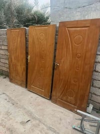 مرحباً ابواب خشب للبيع مستخدمات سعر الثلاثه 40 الف 07703784344