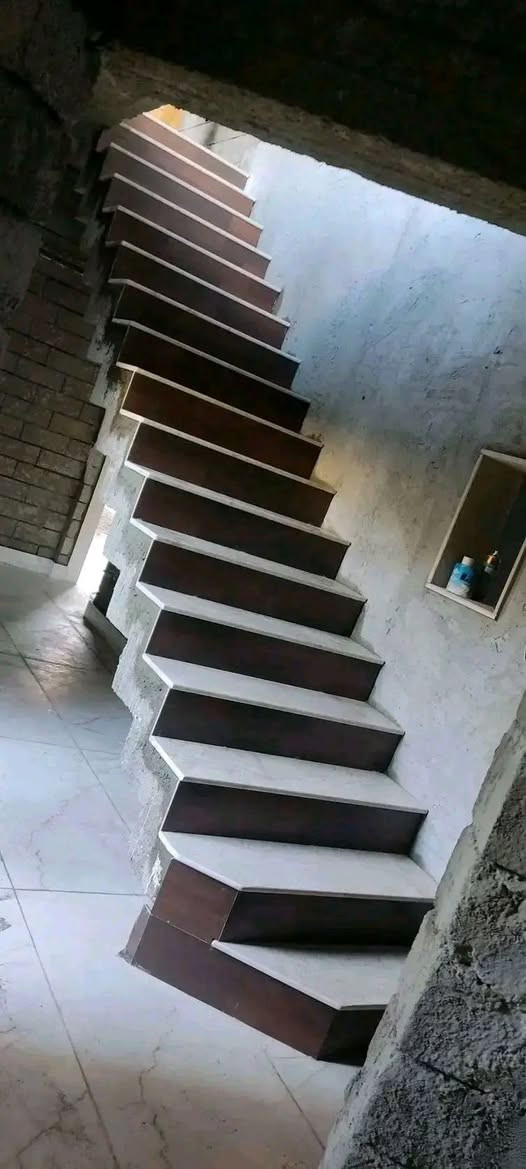 التواصل ***********+واتساب
